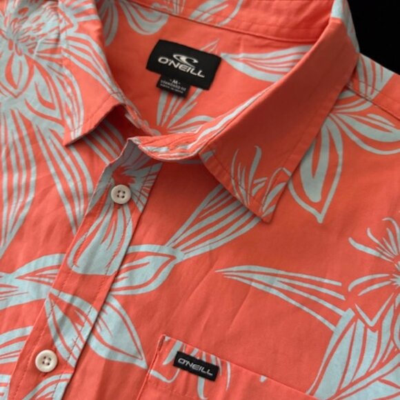 NWT $55 O'NEILL Men's Shirt Size Medium Standard Fit Short Sleeves Surf Hawaiian - Picture 1 of 6